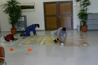 床埋め込み地図設置工事写真