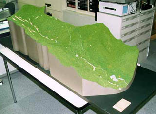 谷川の砂防計画模型写真